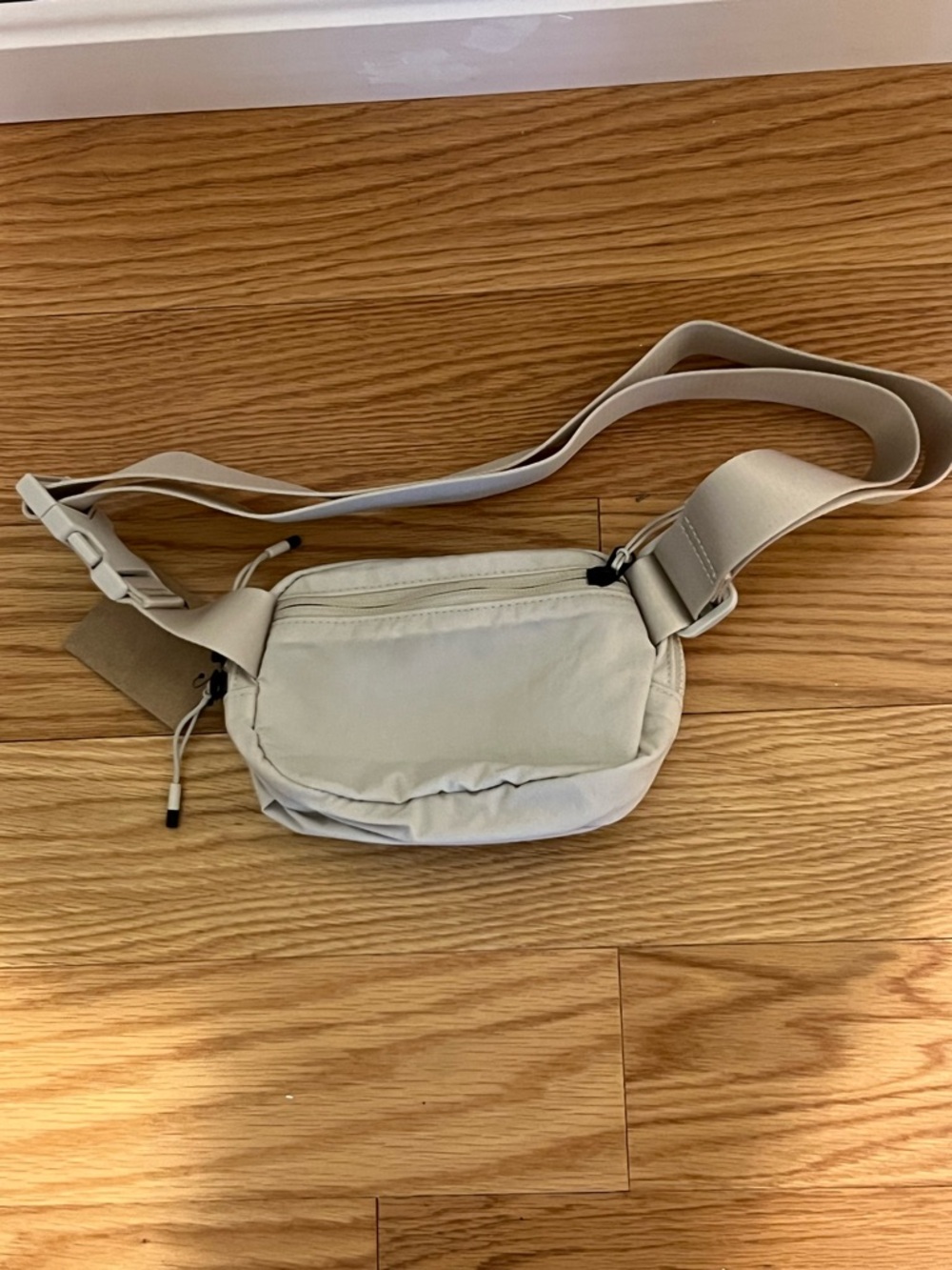 Nike Beige Crossbody Waist Pack - Picture 2 of 4